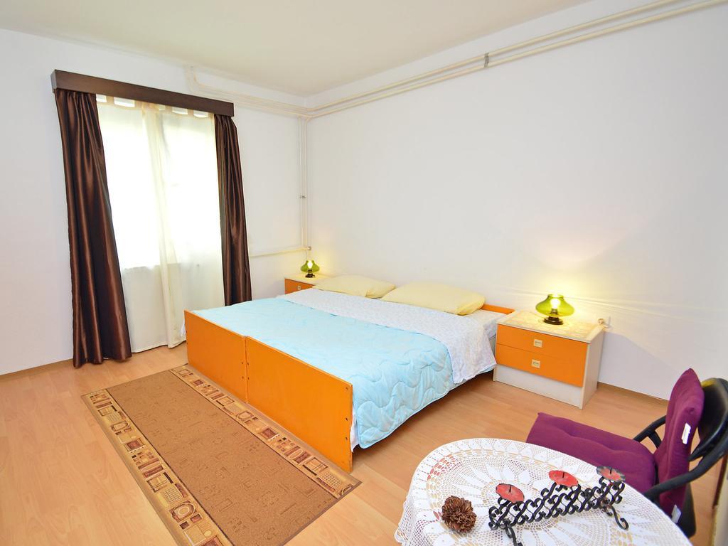 Rm Apartment Pusta โรวีน ภายนอก รูปภาพ