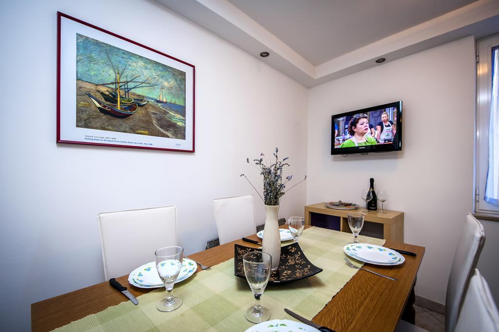 Rm Apartment Pusta โรวีน ภายนอก รูปภาพ