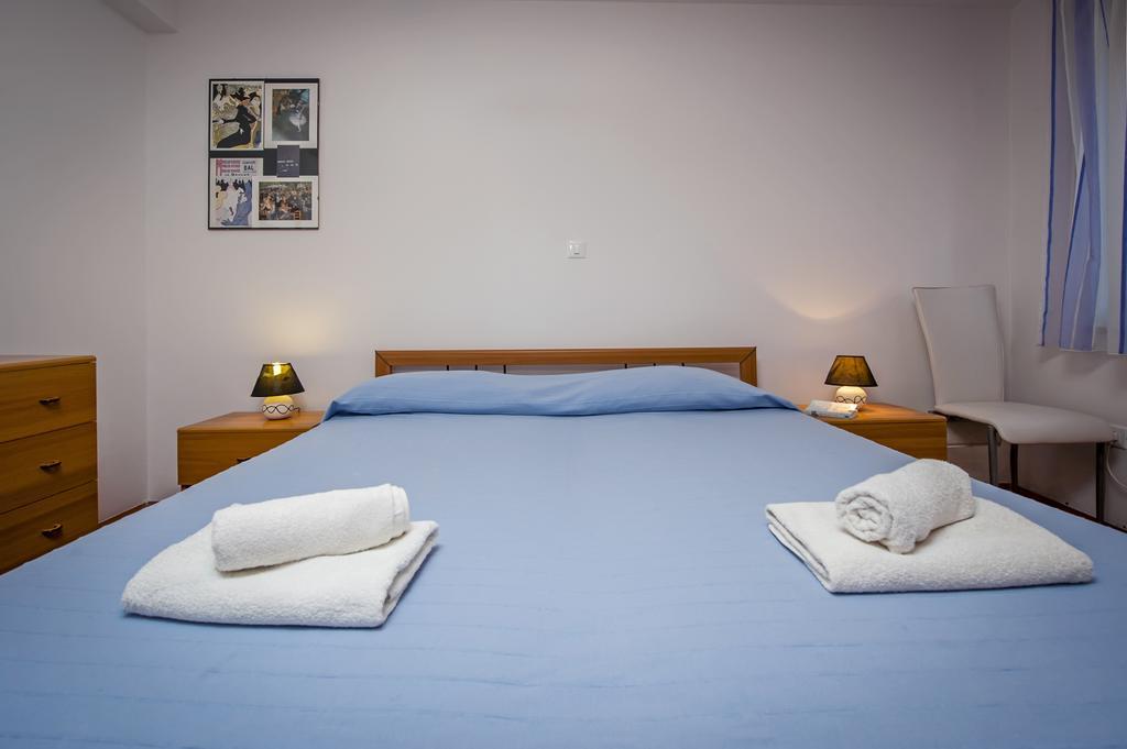 Rm Apartment Pusta โรวีน ภายนอก รูปภาพ